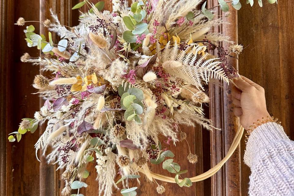 Couronne de fleurs séchées