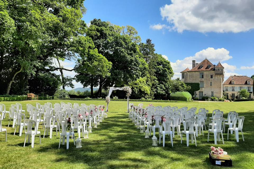 Chaises plastiques louées