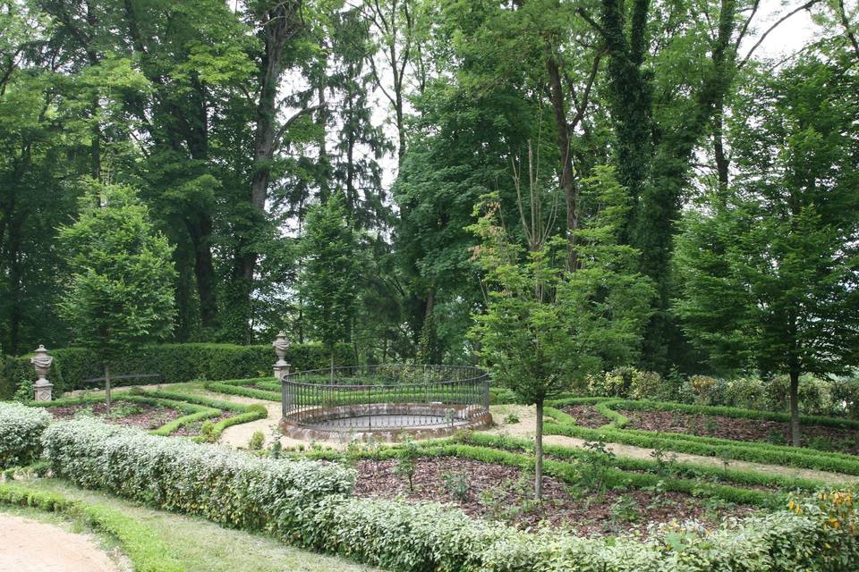 Jardin italien avec ses bancs