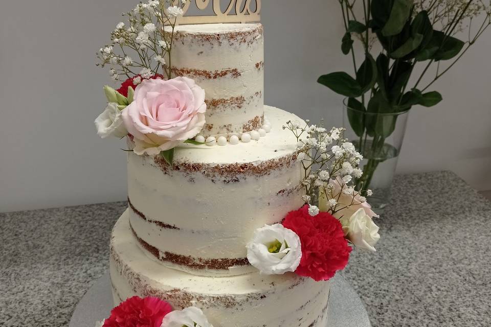 Wedding cake avec fleurs