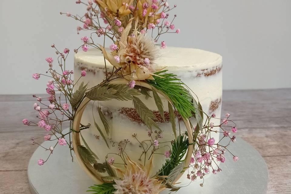 Nude cake fleurs séchées