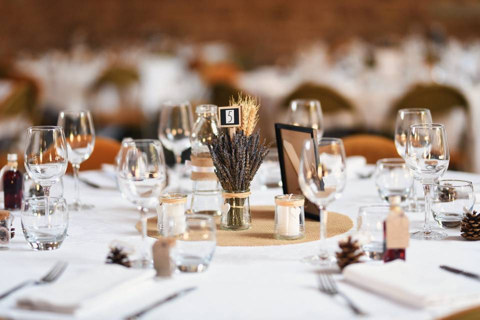 Decoration tables