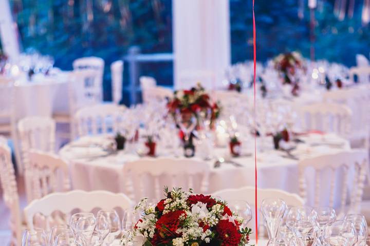 Décoration table rouge blanche