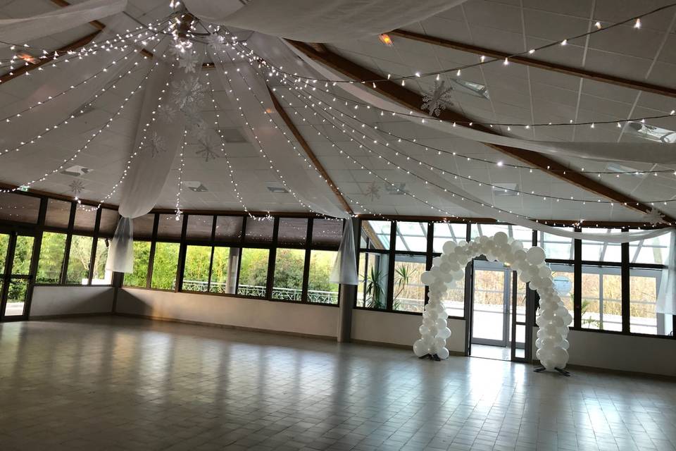 Plafond lumineux blanc pur