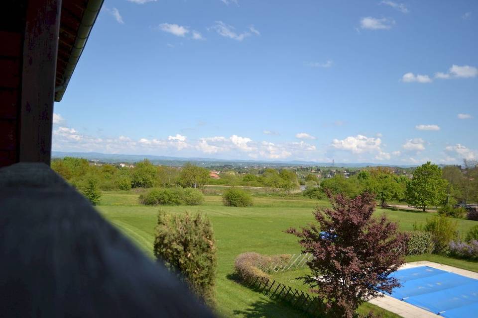 Balcon donnant sur piscine