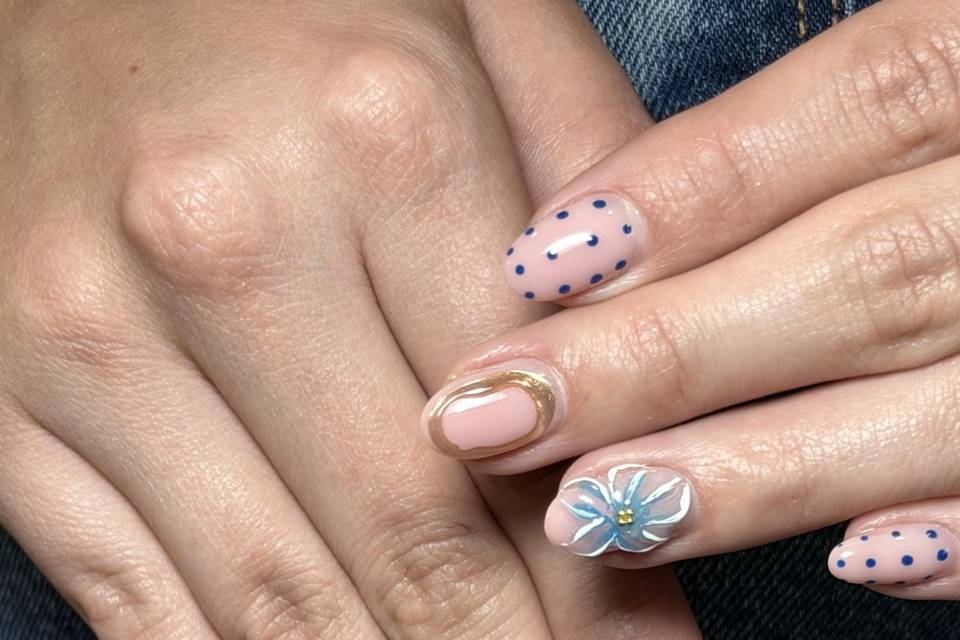 Nails art