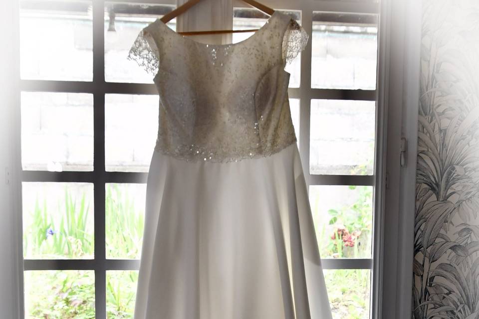 Robe de mariée dans la lumière