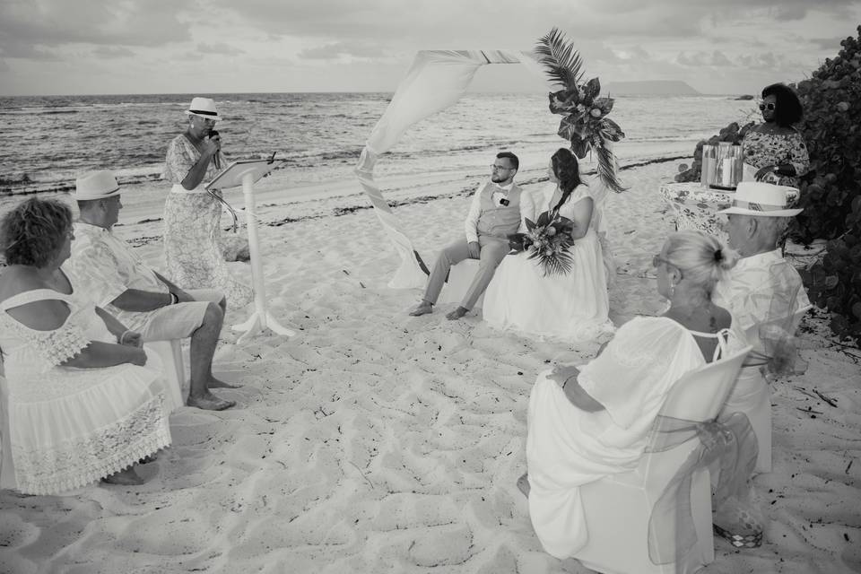 Ceremonie plage abel ceremony