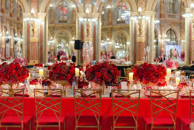 Chaises tifanny + table