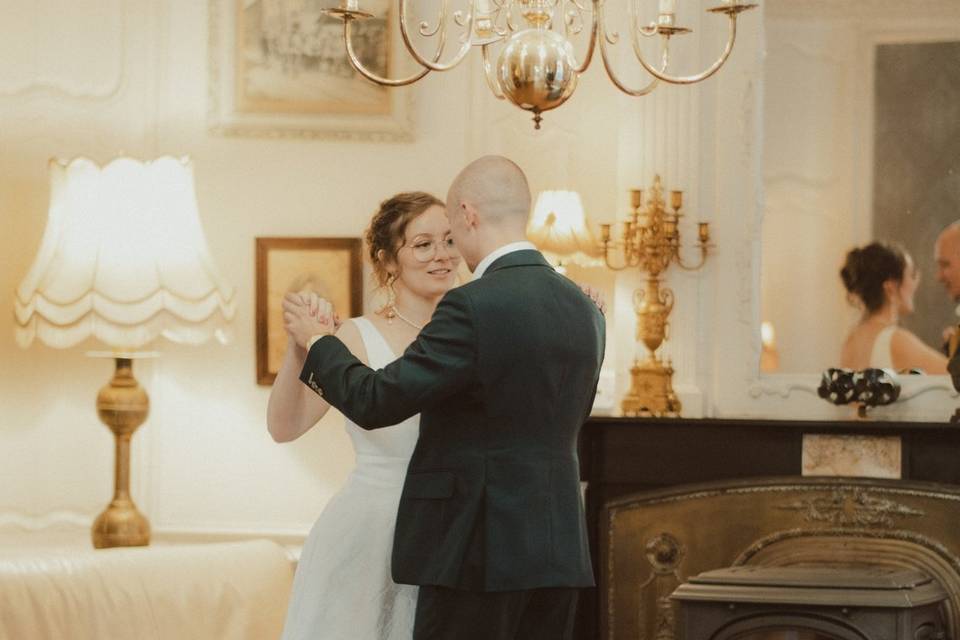 Un danse sous la lumière