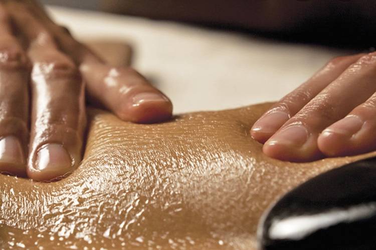 Massage aux pierres chaudes