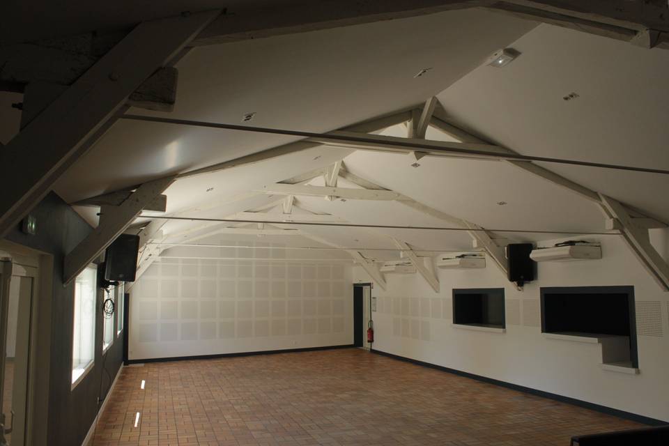 Grande salle vue cabine DJ