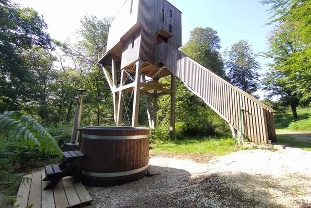 Cabane dans les arbres SPA