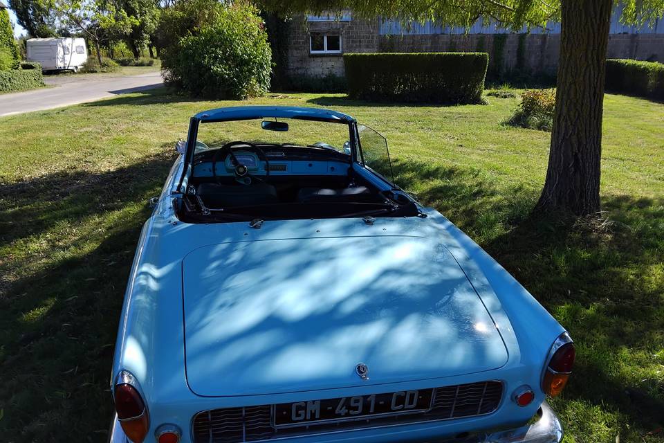 Superbe voiture qui fait son e