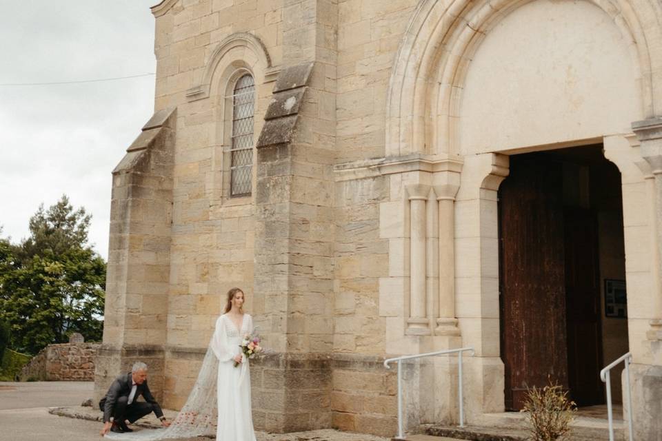 Entrée dans l’église