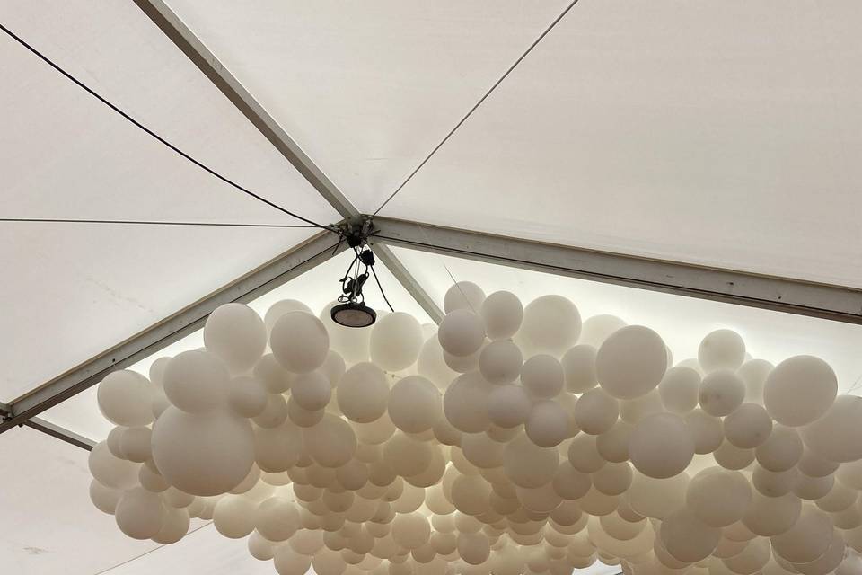 Plafond de ballons, nuage