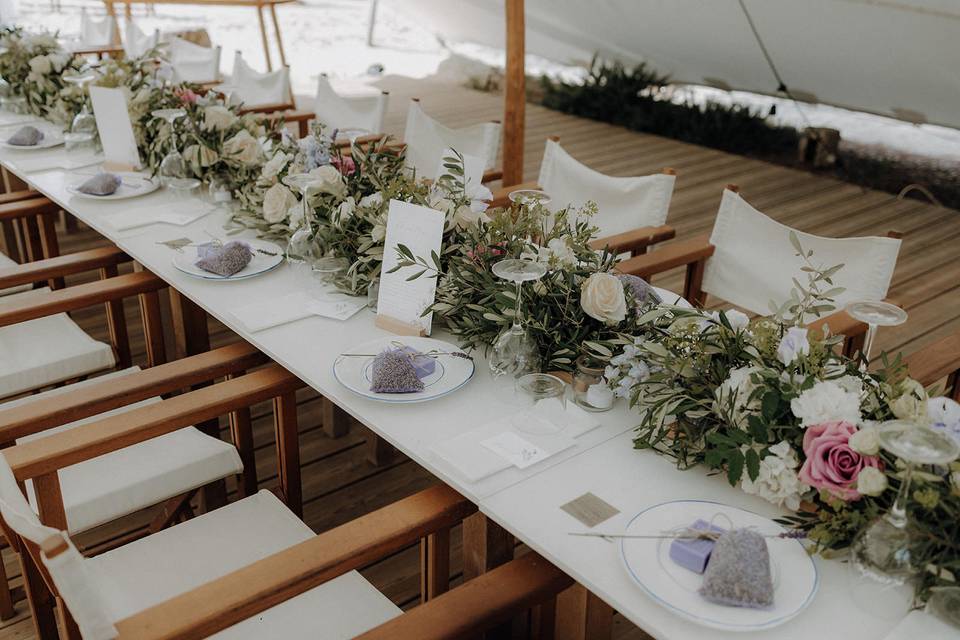 Dîner de mariage sous la tente