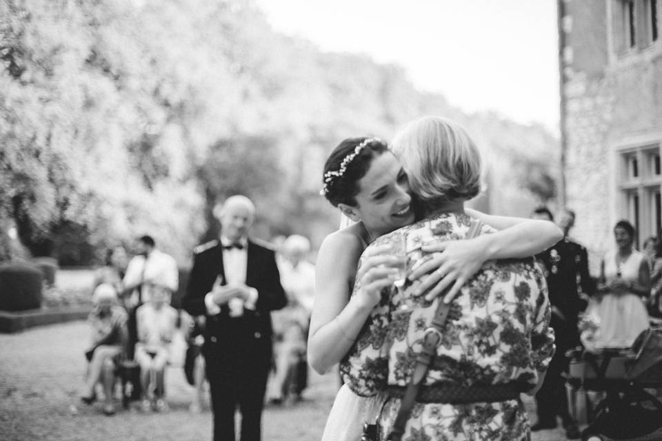 Mariée avec ses proches