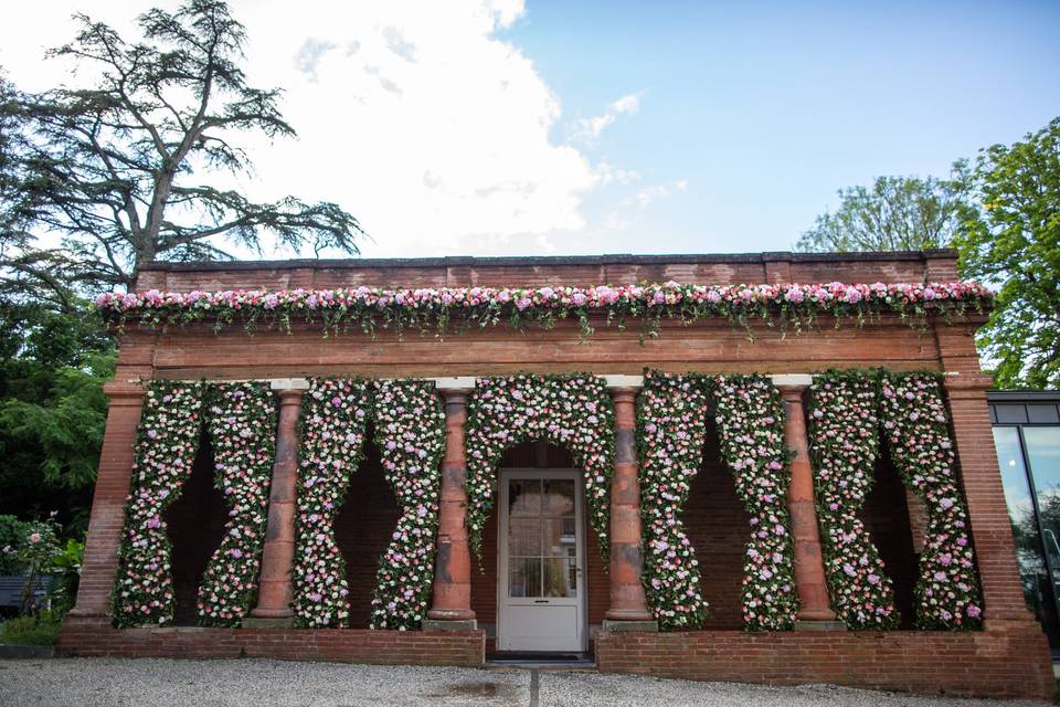 Cérémonie et boules de fleurs