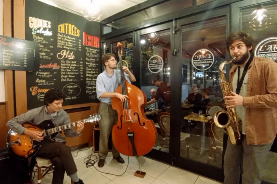 Trio OMAMA restaurant