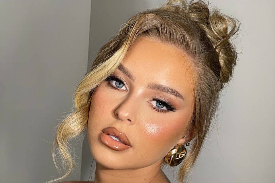 Maquillage sophistiqué mariée