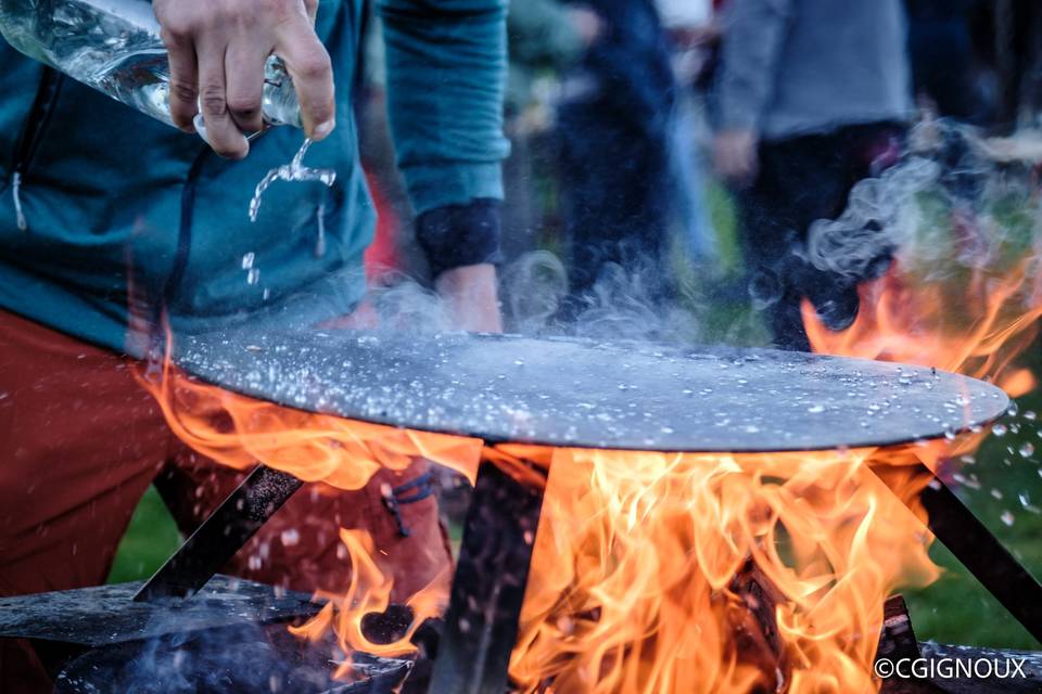 Repas au feu de bois