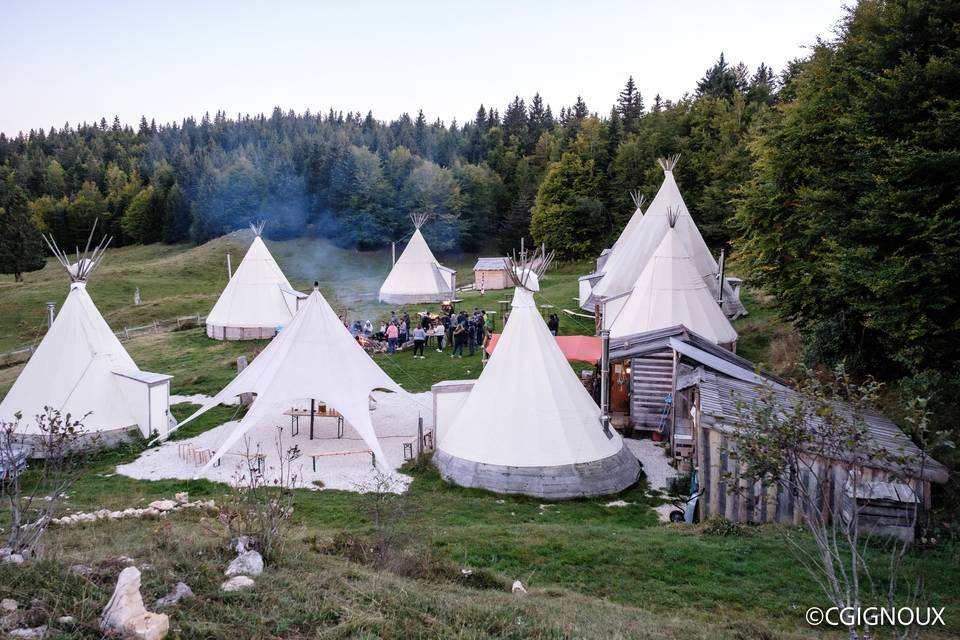 Village tipi dans son ensemble