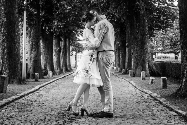 Shooting couple