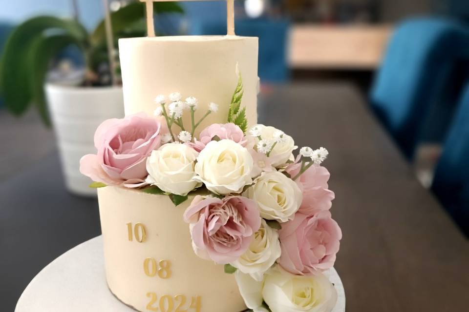 Nude cake