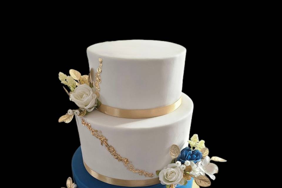 Cake design bleu or et blanc