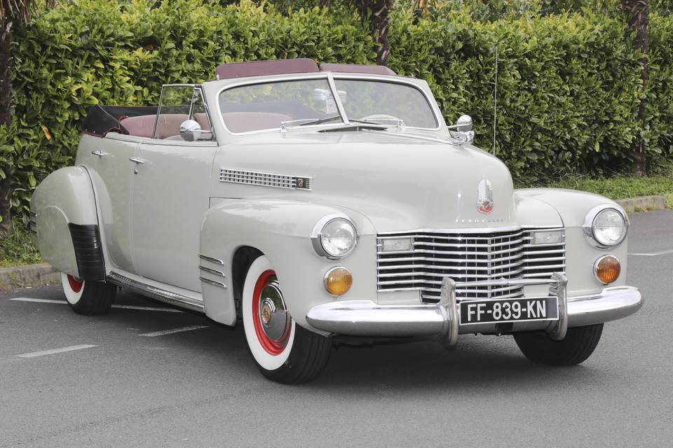 Cadillac 62 convertible sedan