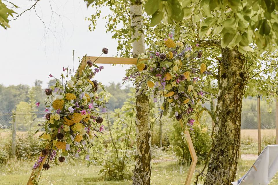 Arche fleurie provençale