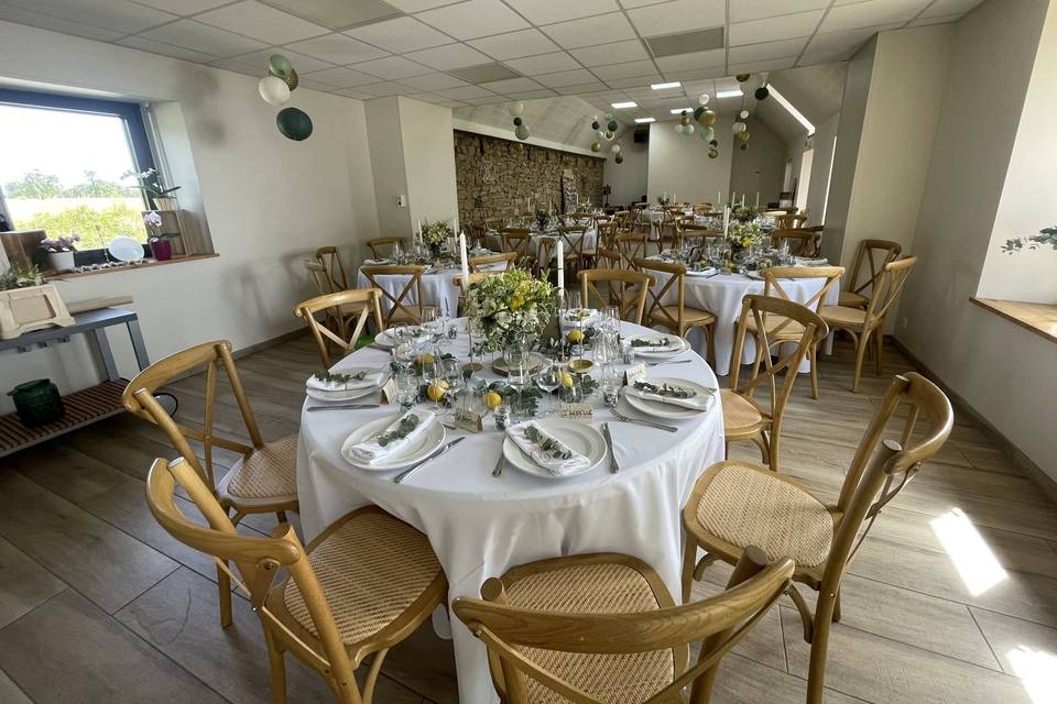 Location chaises bistrot bois
