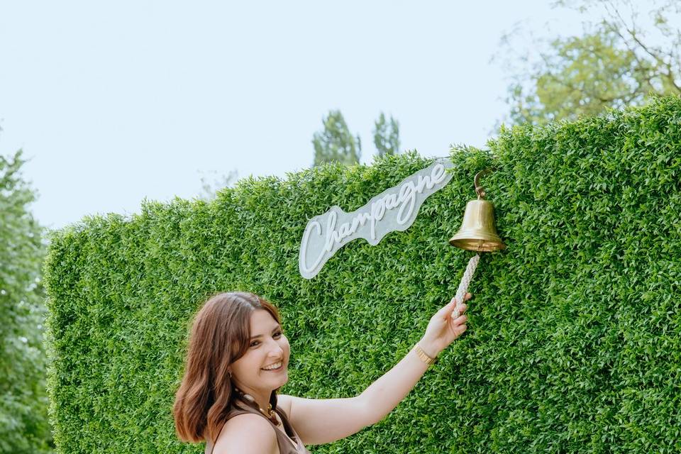 Ring for champagne