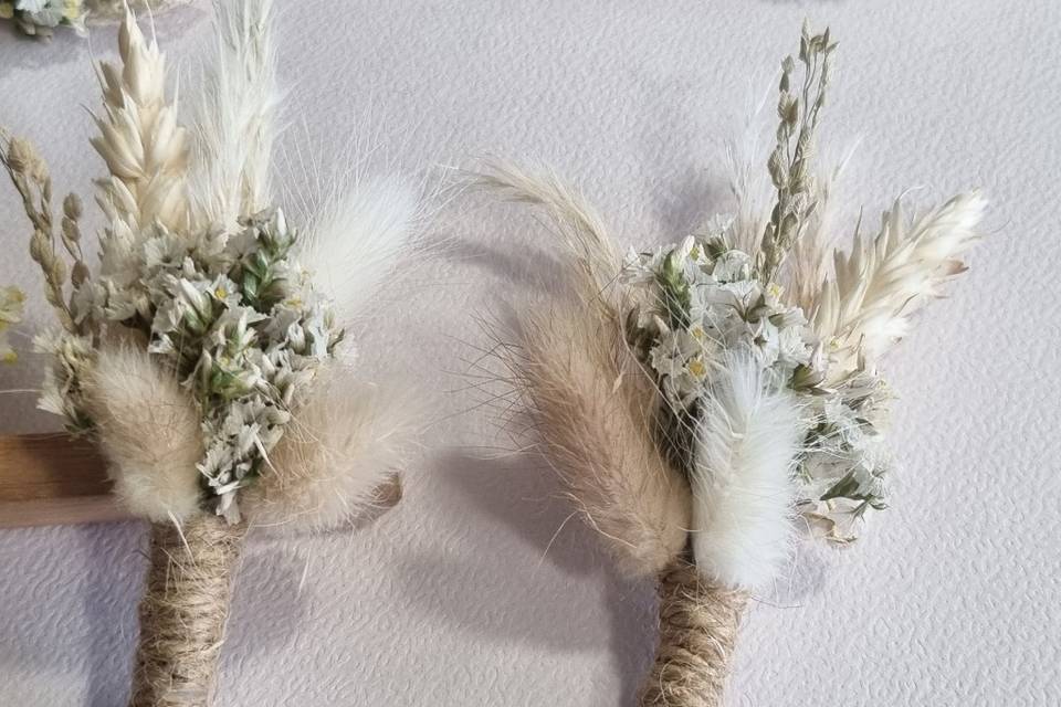 Boutonnières fleurs séchées