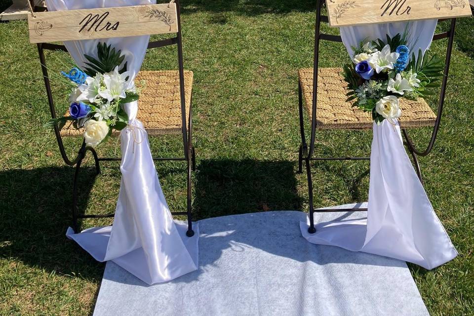 Les chaises des mariés