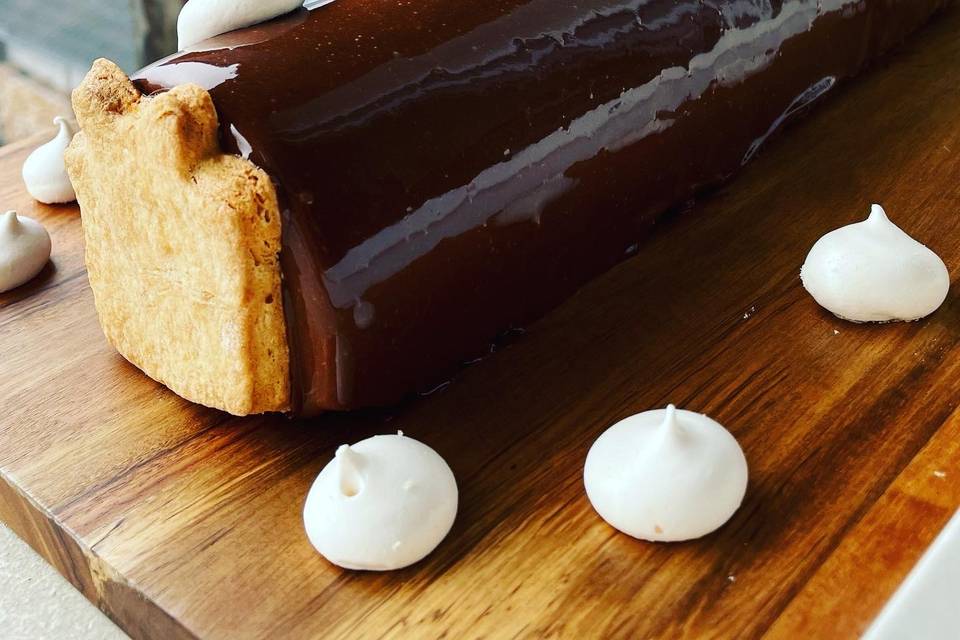 Bûche chocolat noisettes