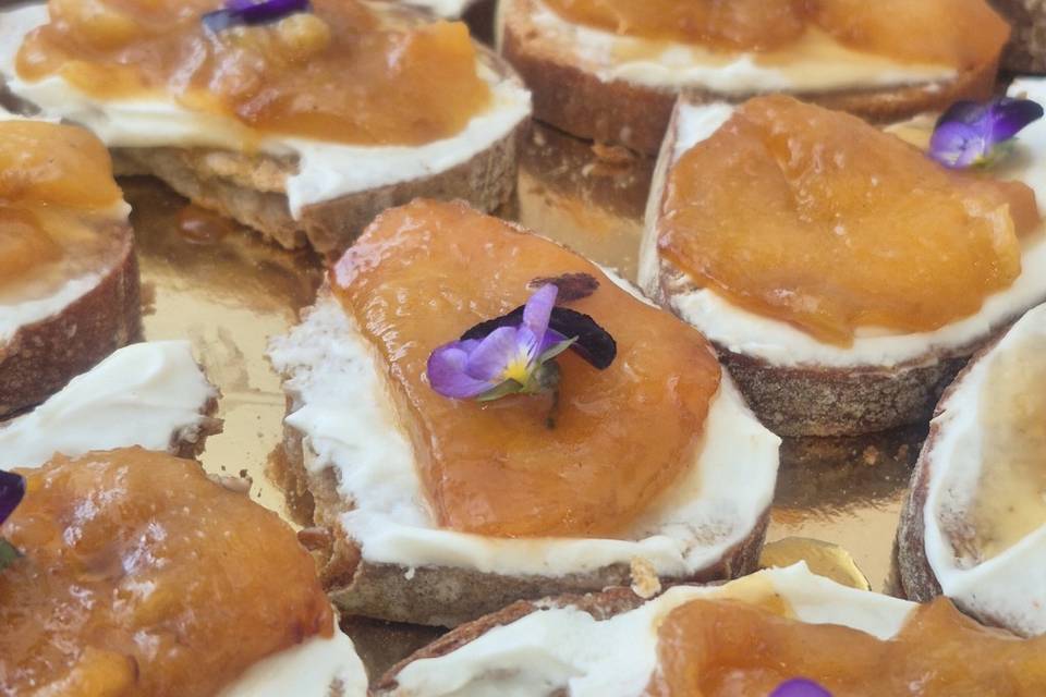 Tartine végétarienne fruitée