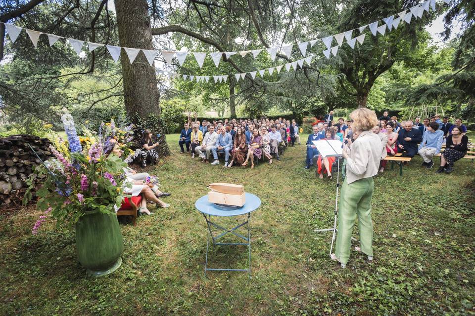 Officiante professionnelle