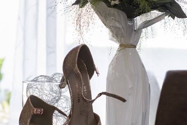 Chaussures et bouquet