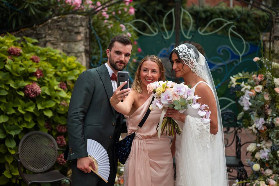 Selfie avec les mariés