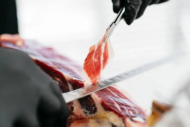 Découpe jambon ibérique