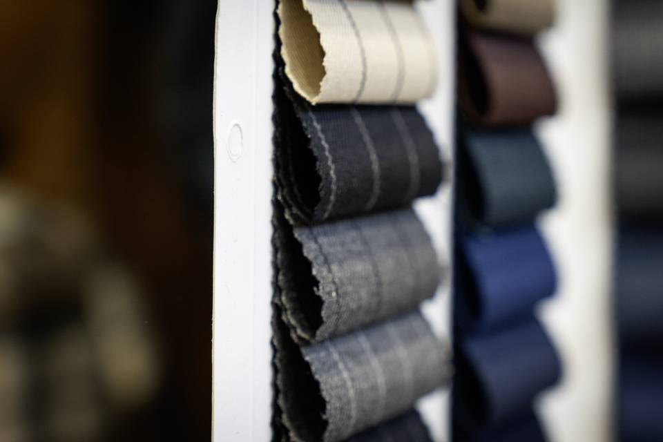 Tissu_raye_gris_bleu_plisse