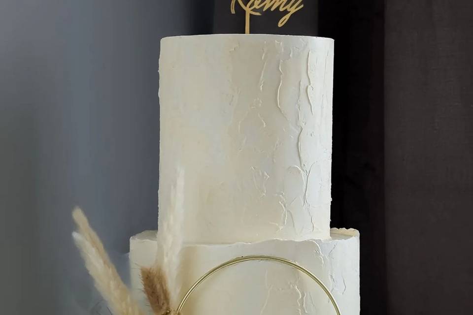 Classy wedding cake