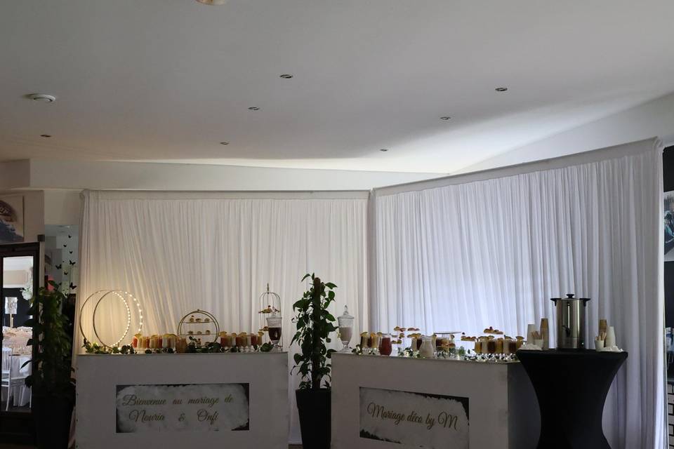 Hall bar
