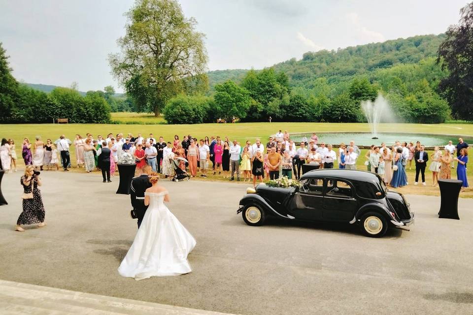 Vin d'honneur dans le parc