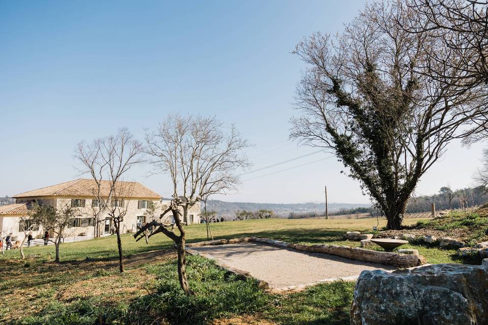 Le terrain de pétanque