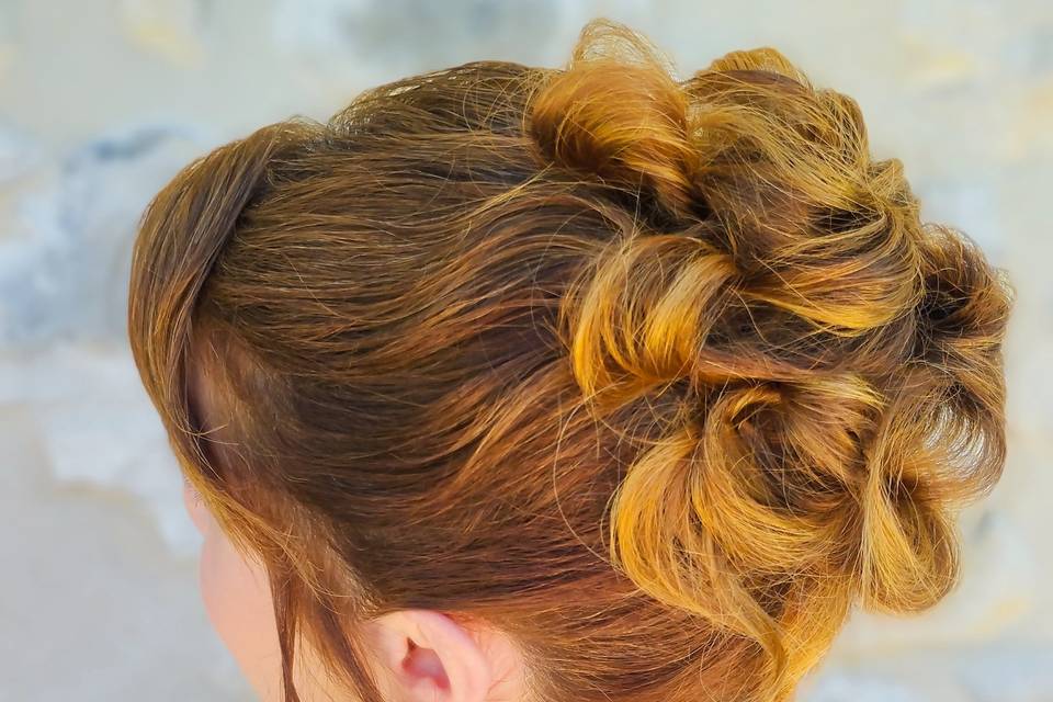 Chignon flou invitée