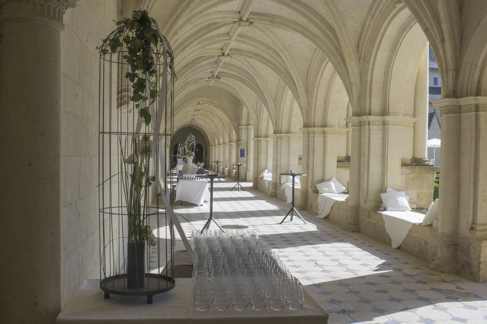 Cocktail dans le cloître