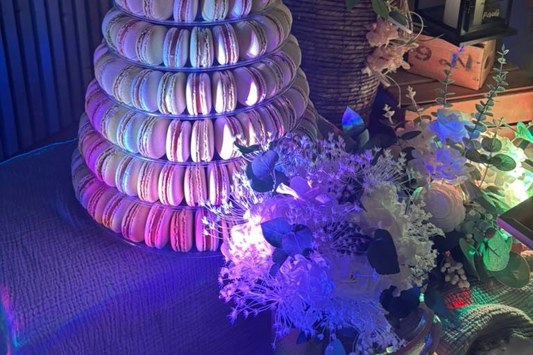 Pièce montée de macarons